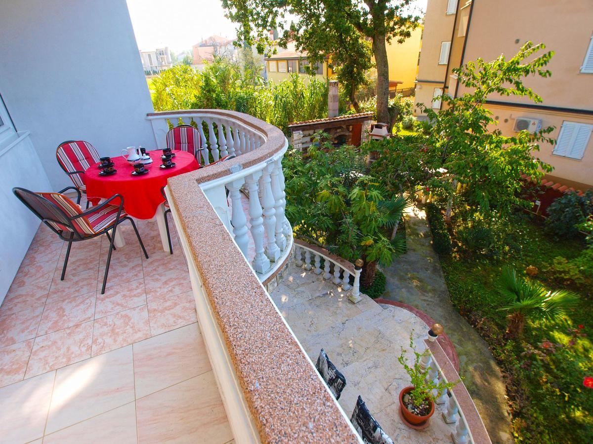 Apartments Nadia 1493 Medulin Exterior foto